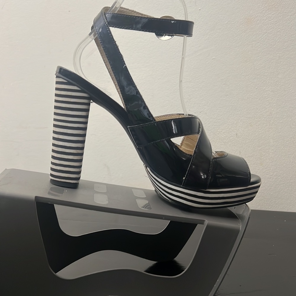 Michael Kors Darrien Ankle Stripe Patent Sandal Sz 8